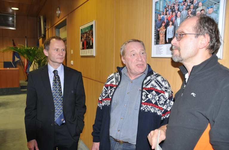 V minulosti byl fondem oceněn také známý sáňkař František Halíř (uprostřed) vlevo P. Benc